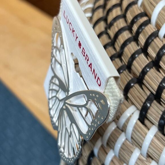 NWT Lucky Brand Silver Butterfly Stud Earrings #LBER2 - Picture 4 of 7